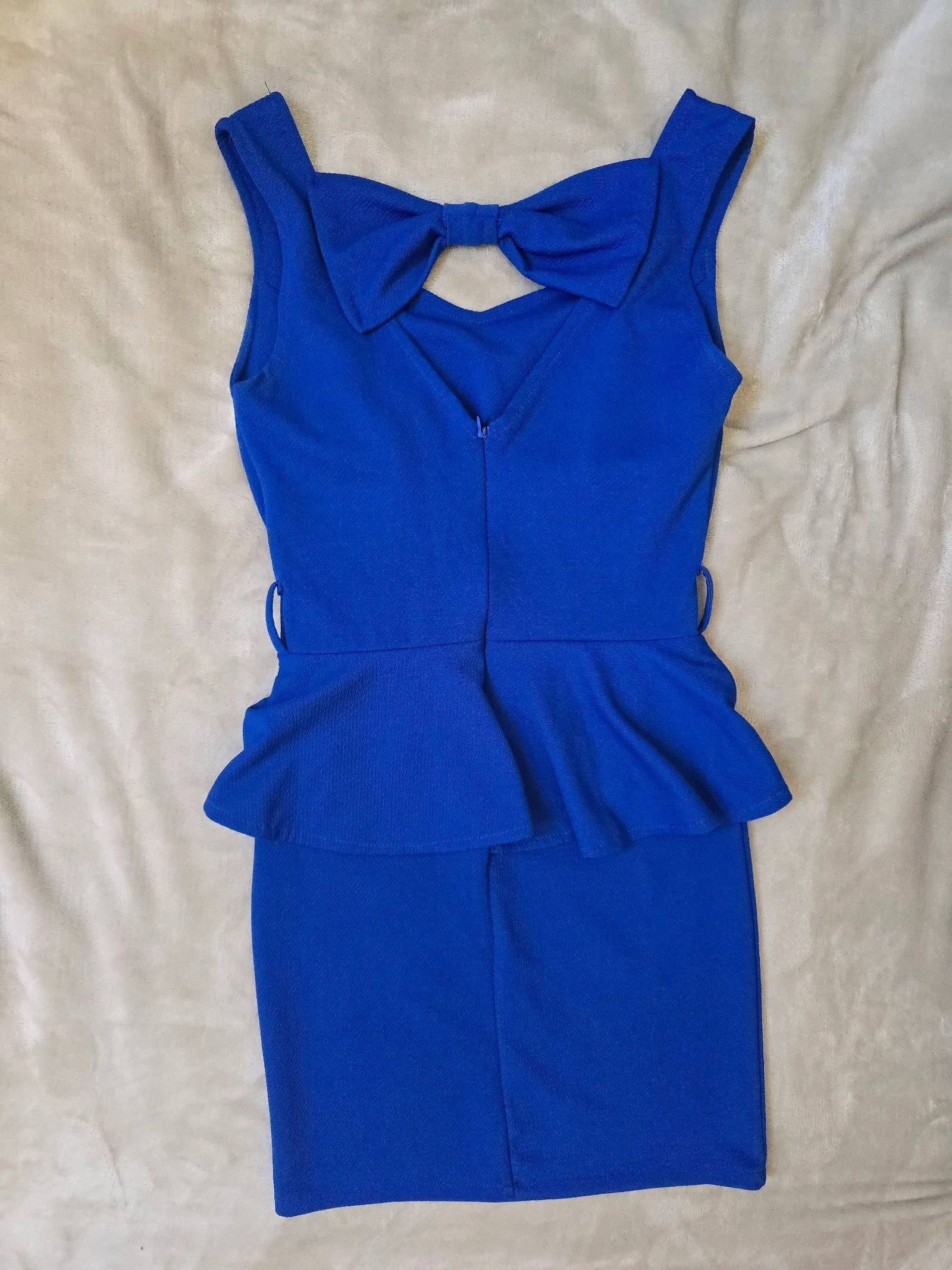 Vestido Mini Bodycon Peplum Azul Real com Laço nas Costas Sem Mangas para Festa Coquetel Tamanho P – photo 3